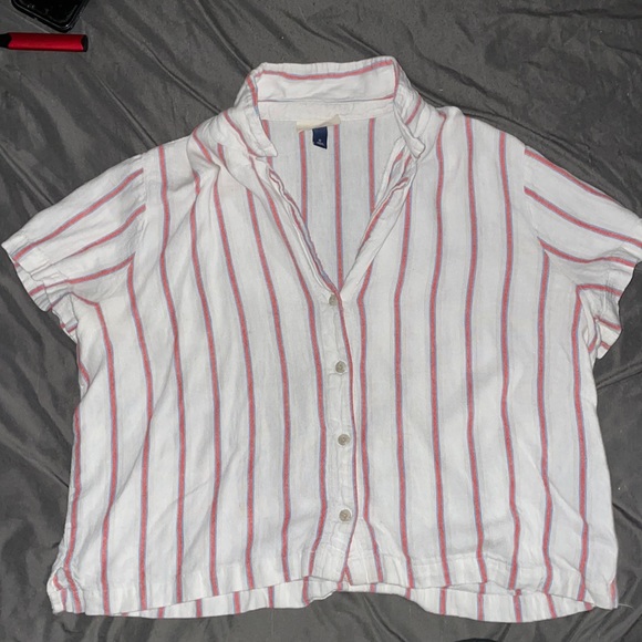 a casual shirt - Picture 1 of 3